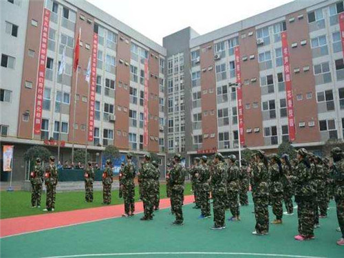 四川合適男孩子的高鐵學校