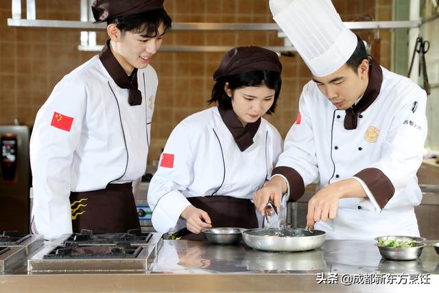 女孩子初中畢業(yè)學哪些專業(yè)比較好(初中畢業(yè)的女孩子可以學什么技術)圖2