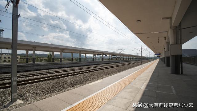 四川鐵路學(xué)校招生條件(大同鐵路學(xué)校招生條件)