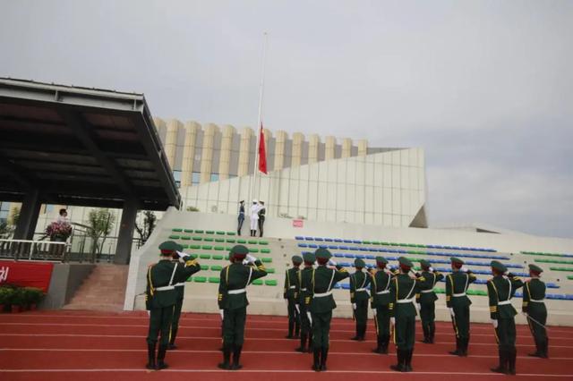 成都汽車職業(yè)技術(shù)學(xué)校在哪里(成都汽車職業(yè)技術(shù)學(xué)校向陽橋校區(qū))